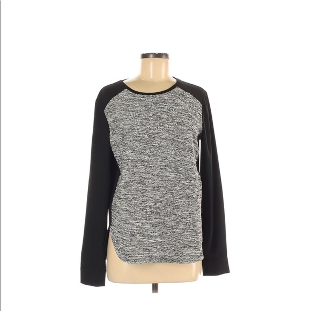 Ann‎ Taylor Women Black and Silver Front Long Sleeves Pullover Sweater Size S